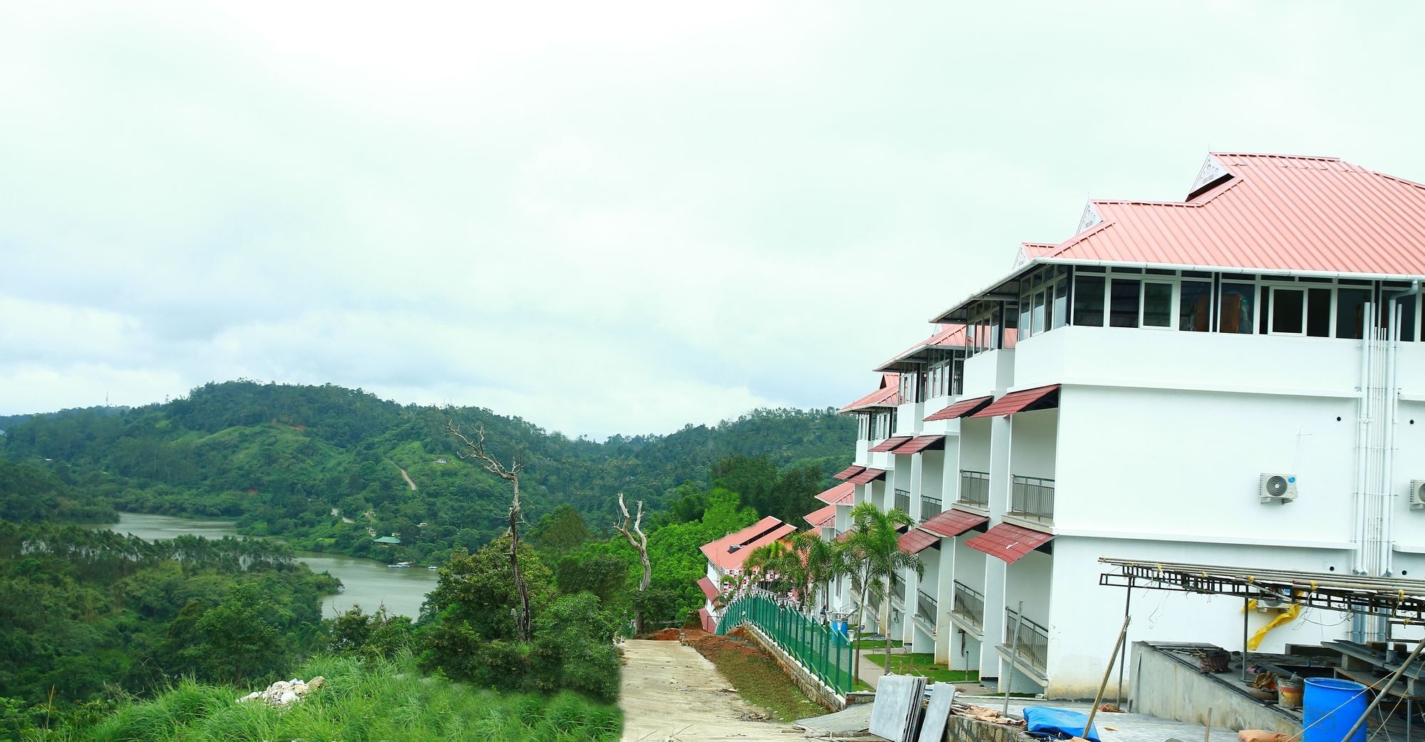 The Lake View Мунар Екстериор снимка