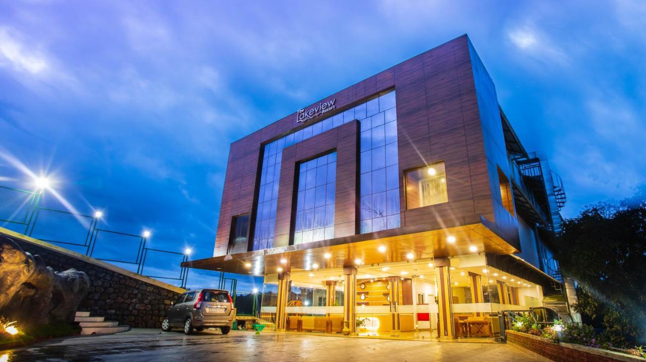 The Lake View Мунар Екстериор снимка